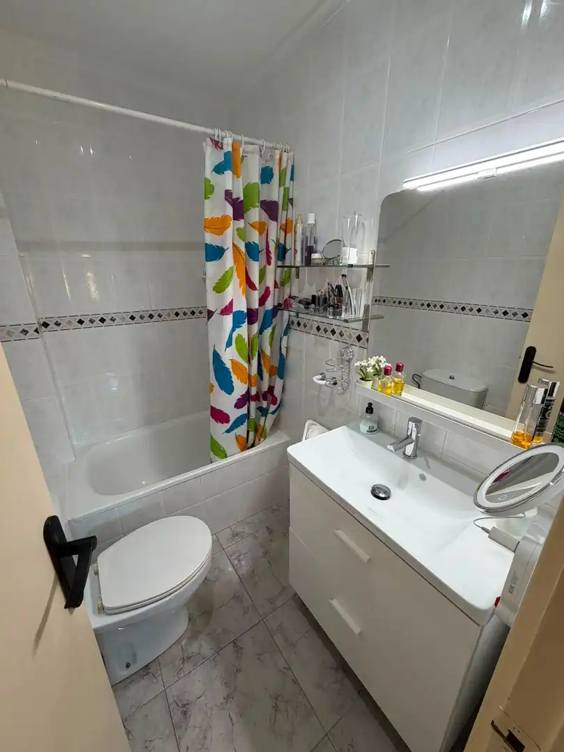 Bathroom of Flat for sale in Sabadell