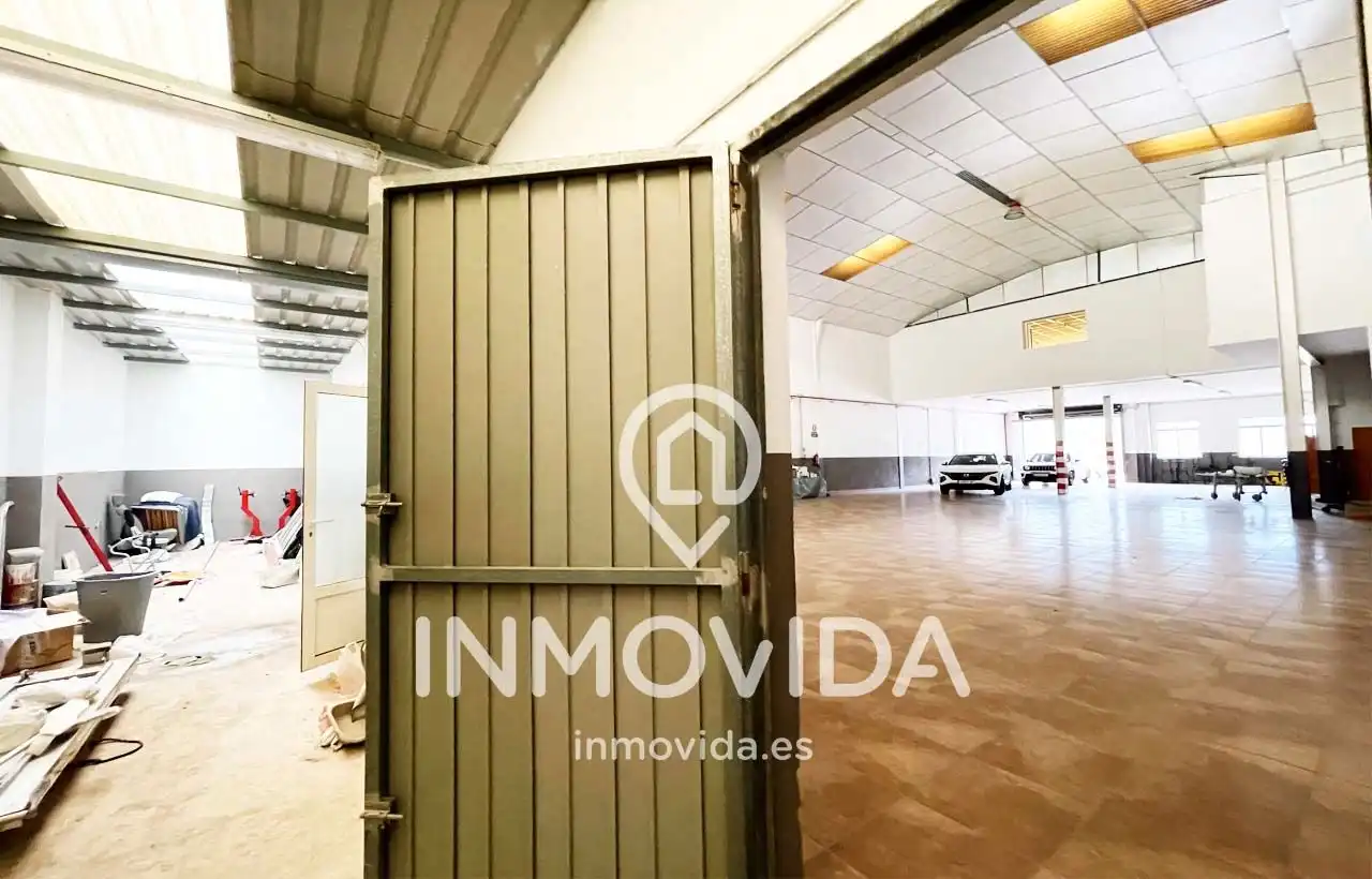 Industrial buildings for sale in Novelé  / Novetlè