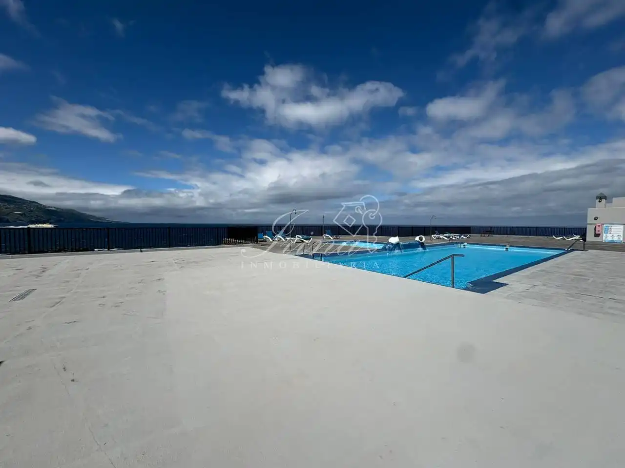 Piscina de Piso en venta en Breña Baja con Balcón y Piscina comunitaria