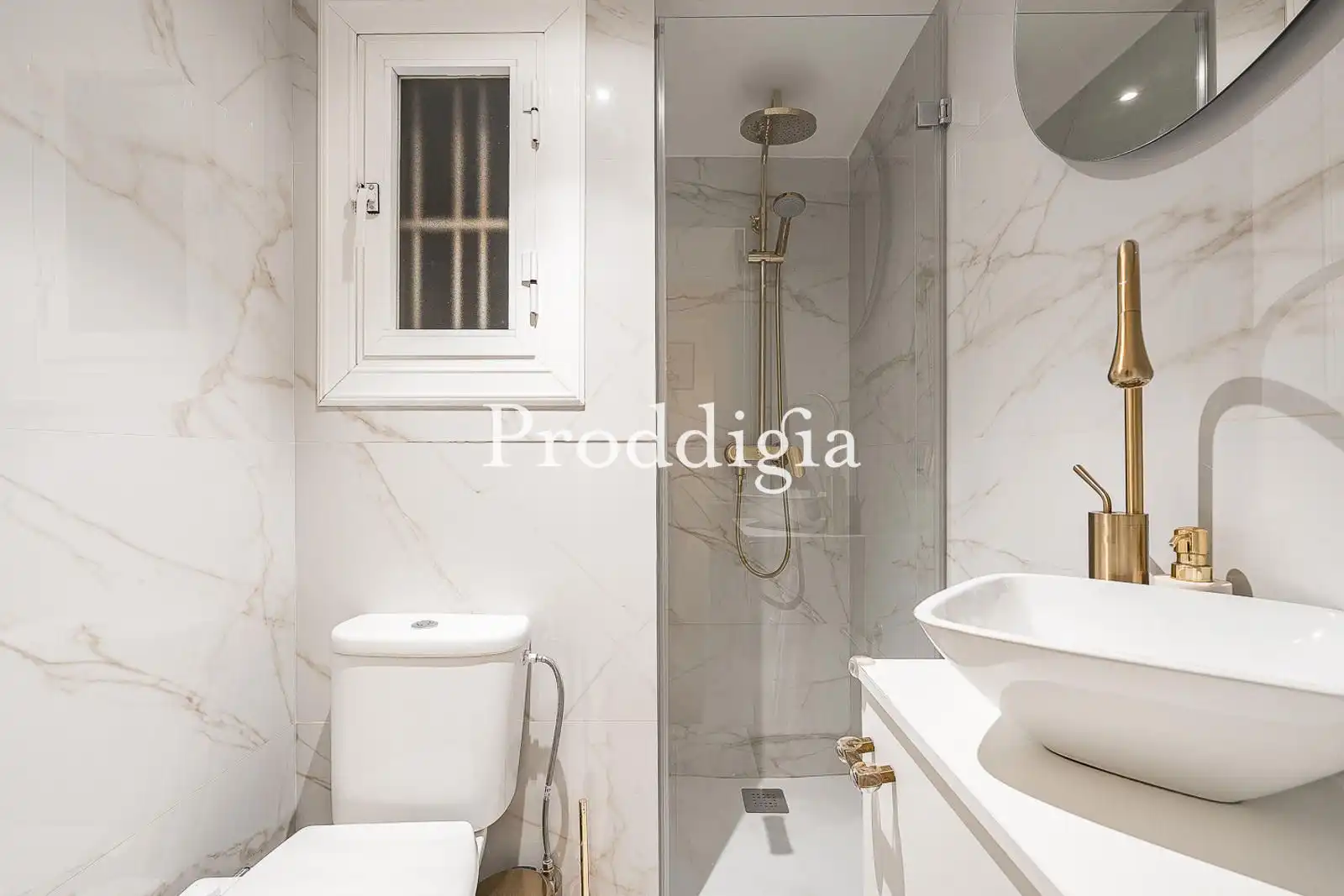 Bathroom of Attic for sale in Barcelona  with Air Conditioner, Heating and Terrace