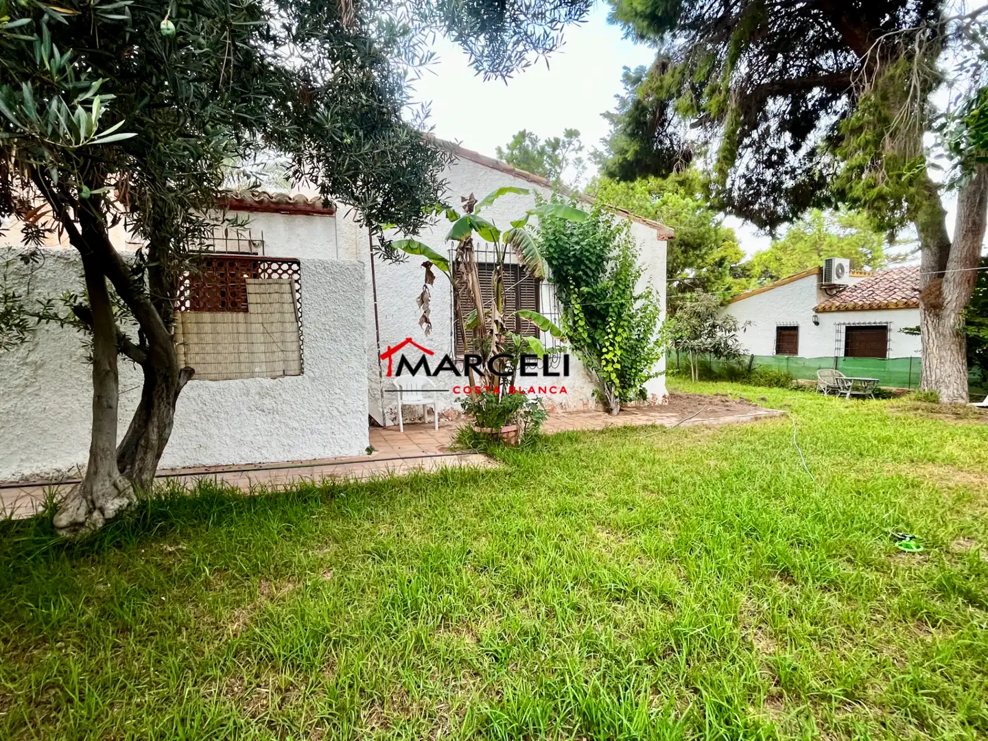 Jardí de Casa o xalet en venda en Orihuela amb Jardí privat, Terrassa i Moblat