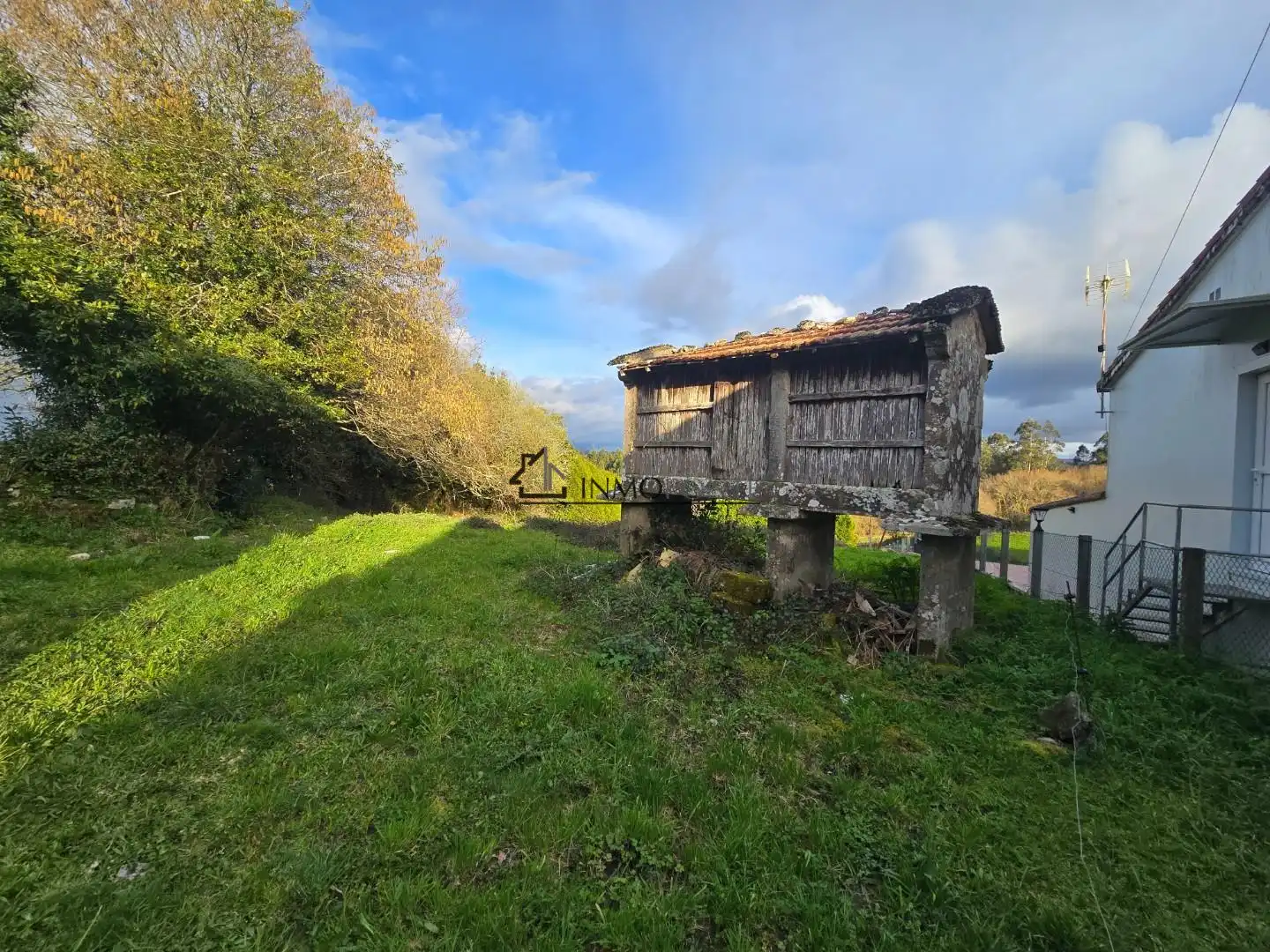 Außenansicht von Haus oder Chalet zum Verkauf in A Estrada  mit Privatgarten