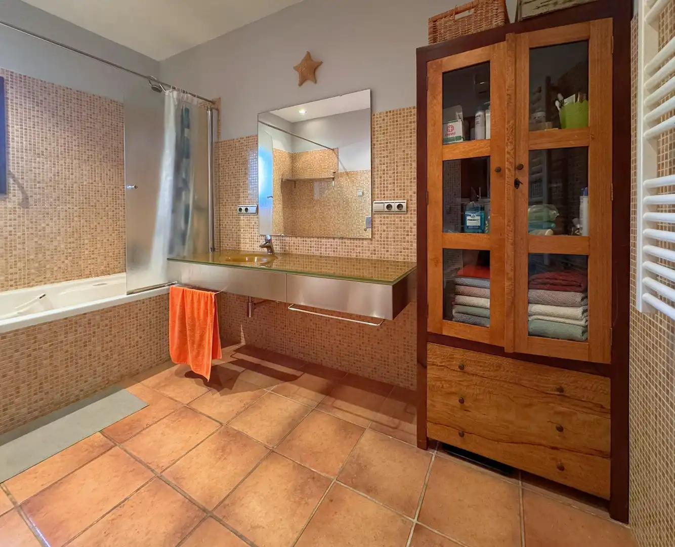 Baño de Casa o chalet en venta en Carmona con Aire acondicionado, Calefacción y Jardín privado