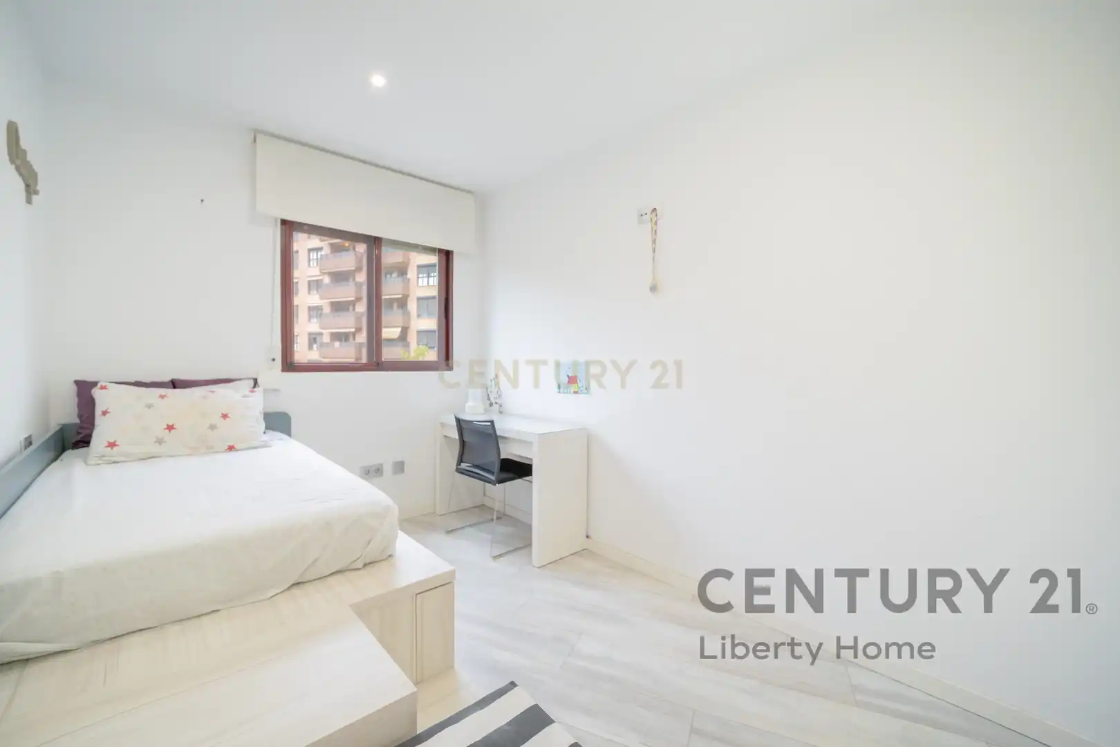 Bedroom of Apartments for rent in Valencia  with Air Conditioner, Private garden and Oven