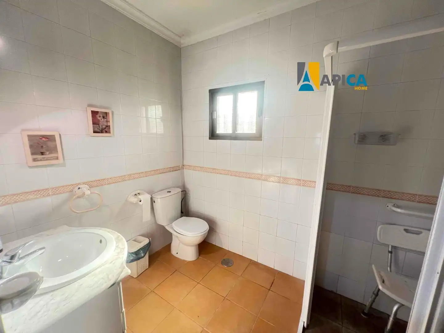 Bathroom of Houses for sale in Conil de la Frontera  with Private garden and Furnished