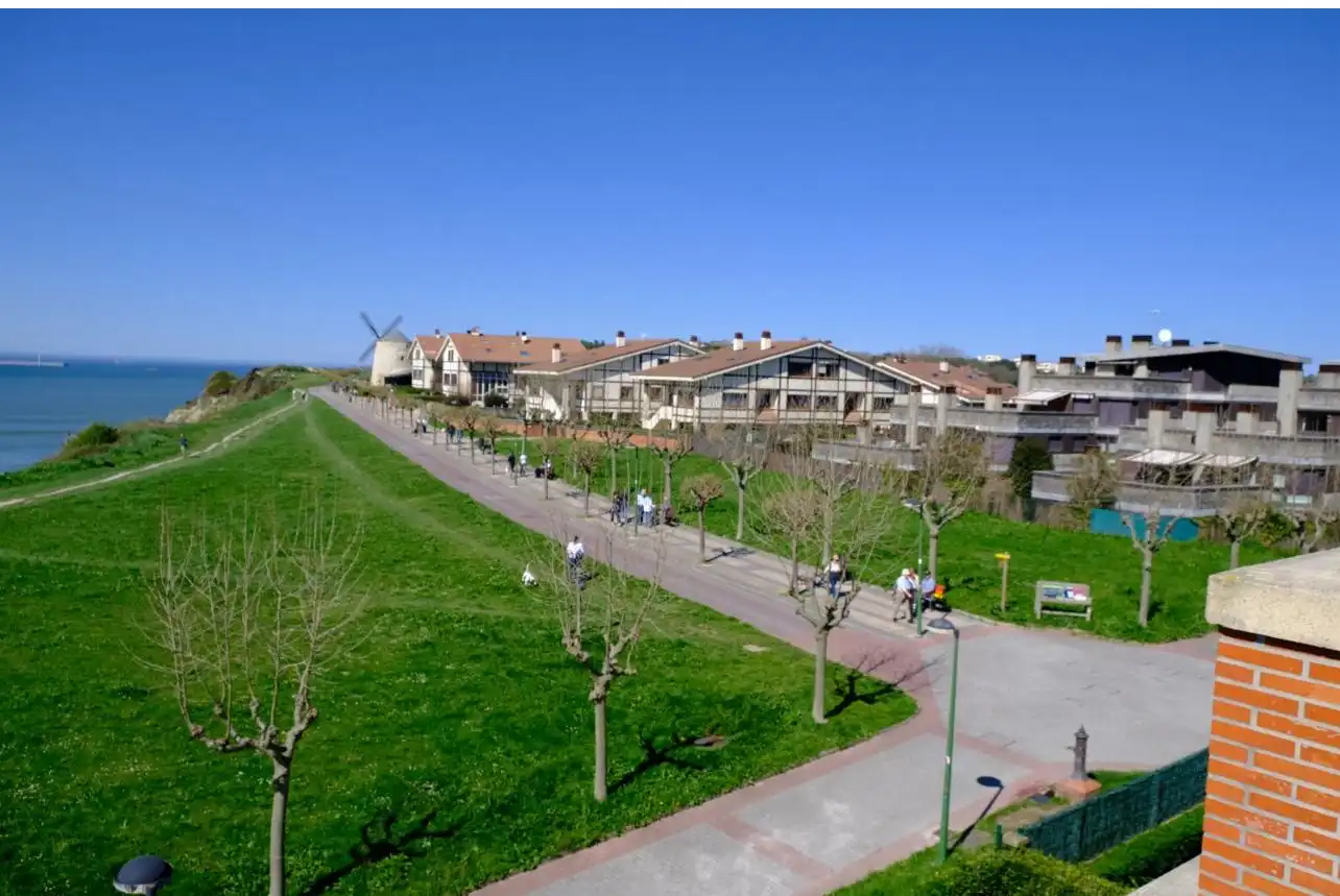 Vista exterior de Àtic en venda en Getxo  amb Calefacció, Terrassa i Traster