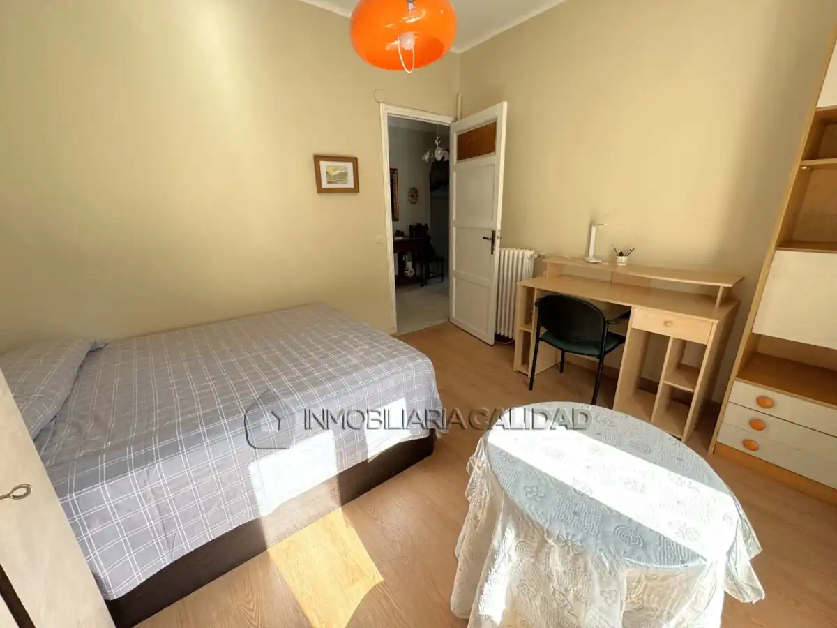 Habitación de Piso de alquiler en Burgos con Calefacción y Amueblado