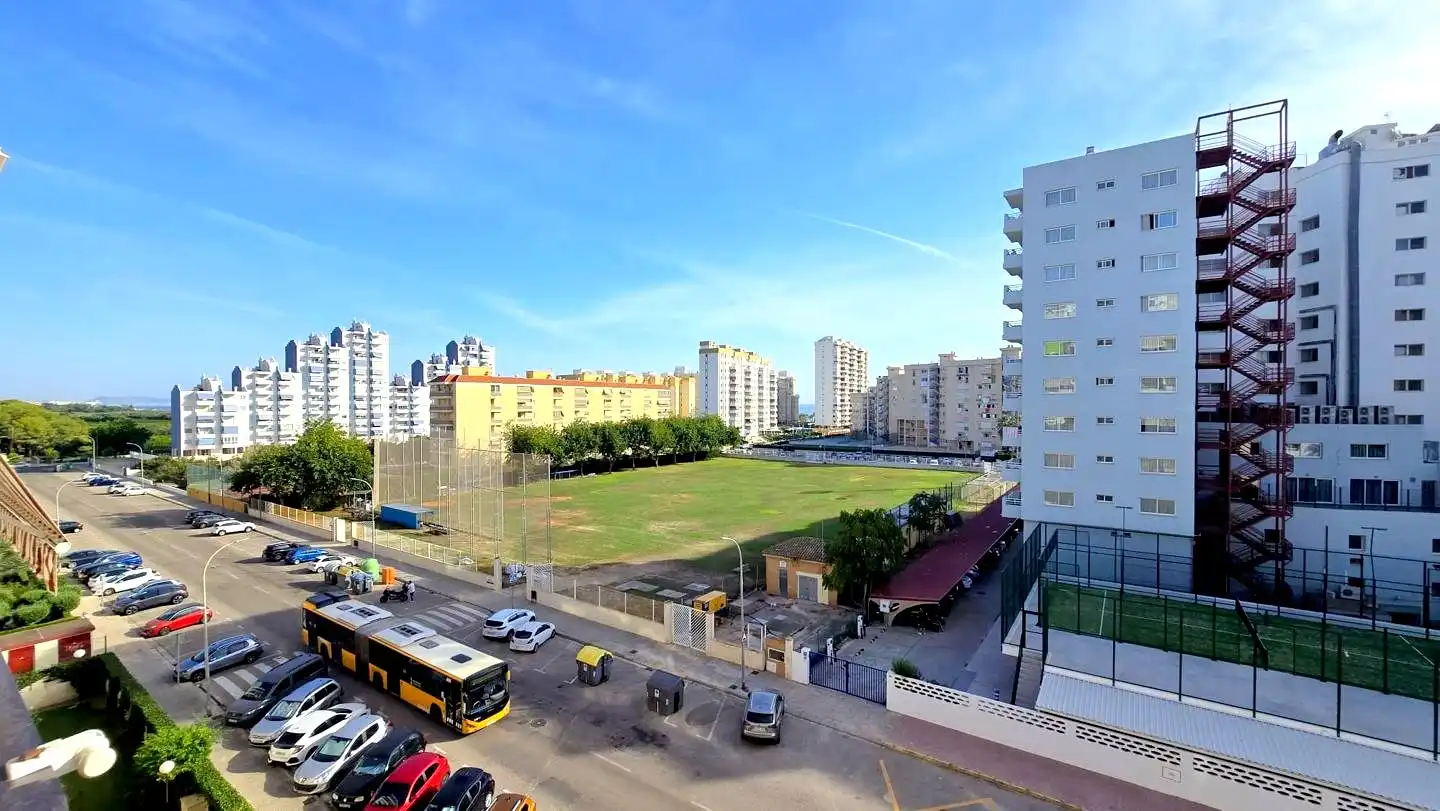 Außenansicht von Wohnung zum Verkauf in Gandia mit Klimaanlage, Terrasse und Möbliert