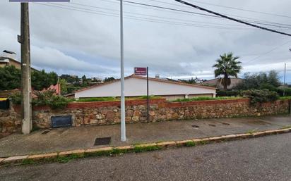 Vista exterior de Casa o xalet en venda en  Córdoba Capital amb Jardí privat, Terrassa i Traster