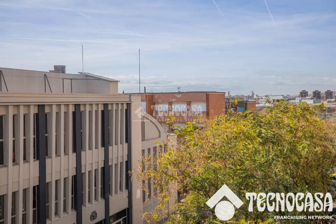 Vista exterior de Piso en venta en Santa Coloma de Gramenet