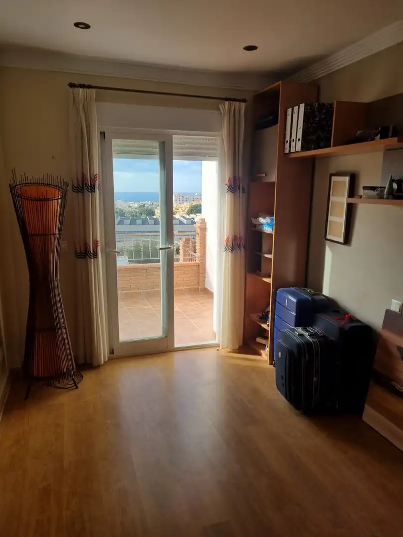 Habitación de Casa o chalet en venta en Nerja con Calefacción, Jardín privado y Terraza