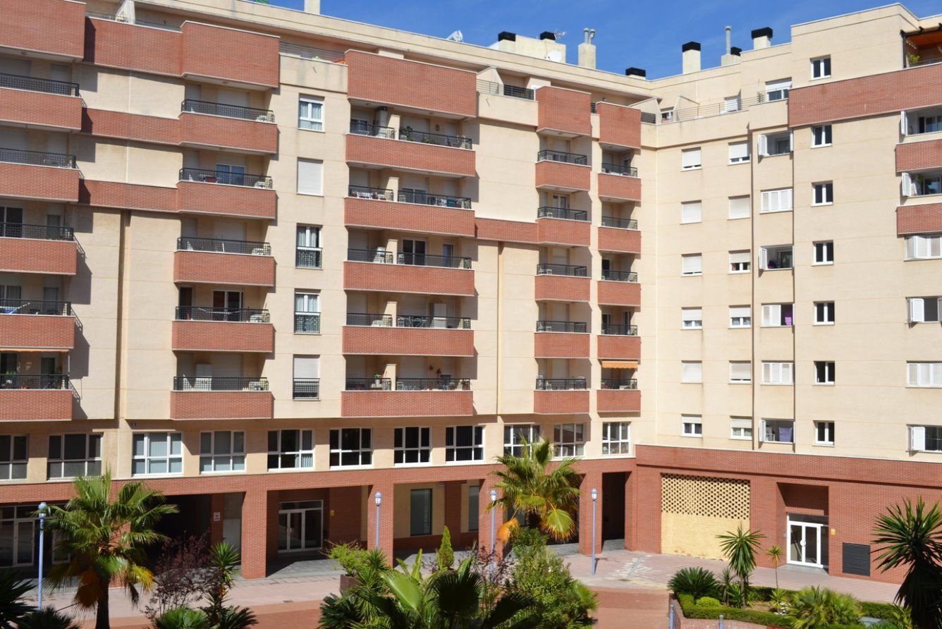 Vista exterior de Pis de lloguer en Algeciras amb Moblat