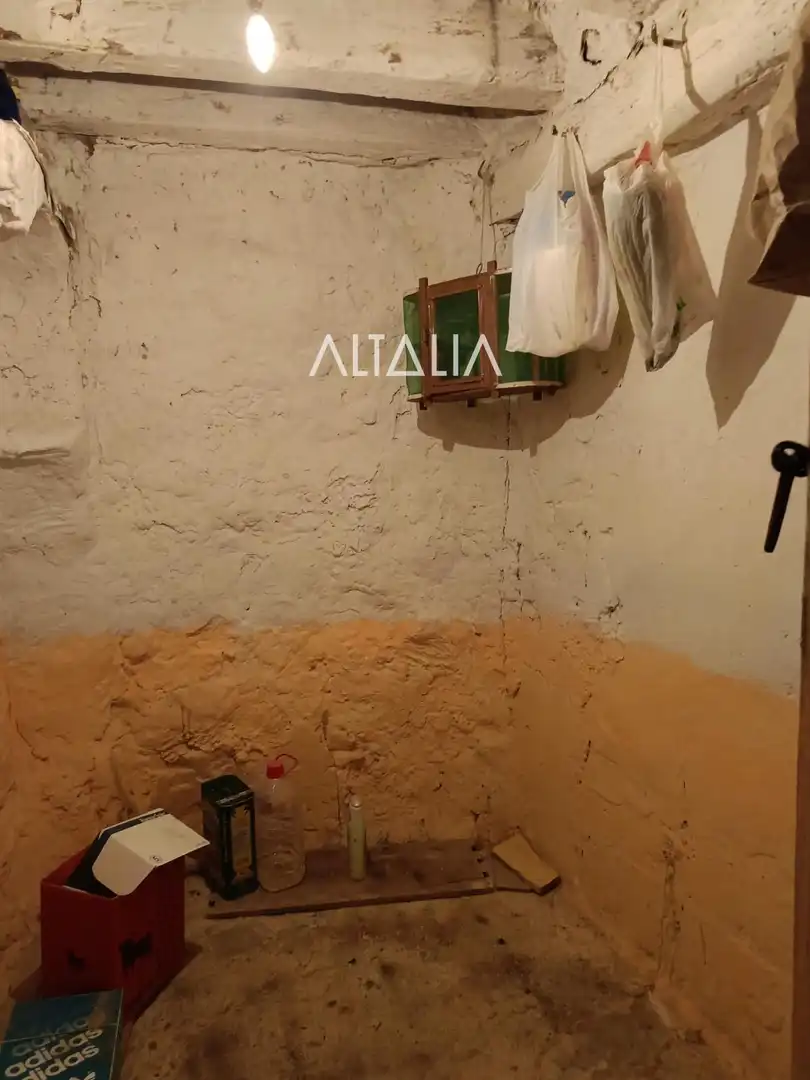 Houses for sale in Sotorribas  with Storage room