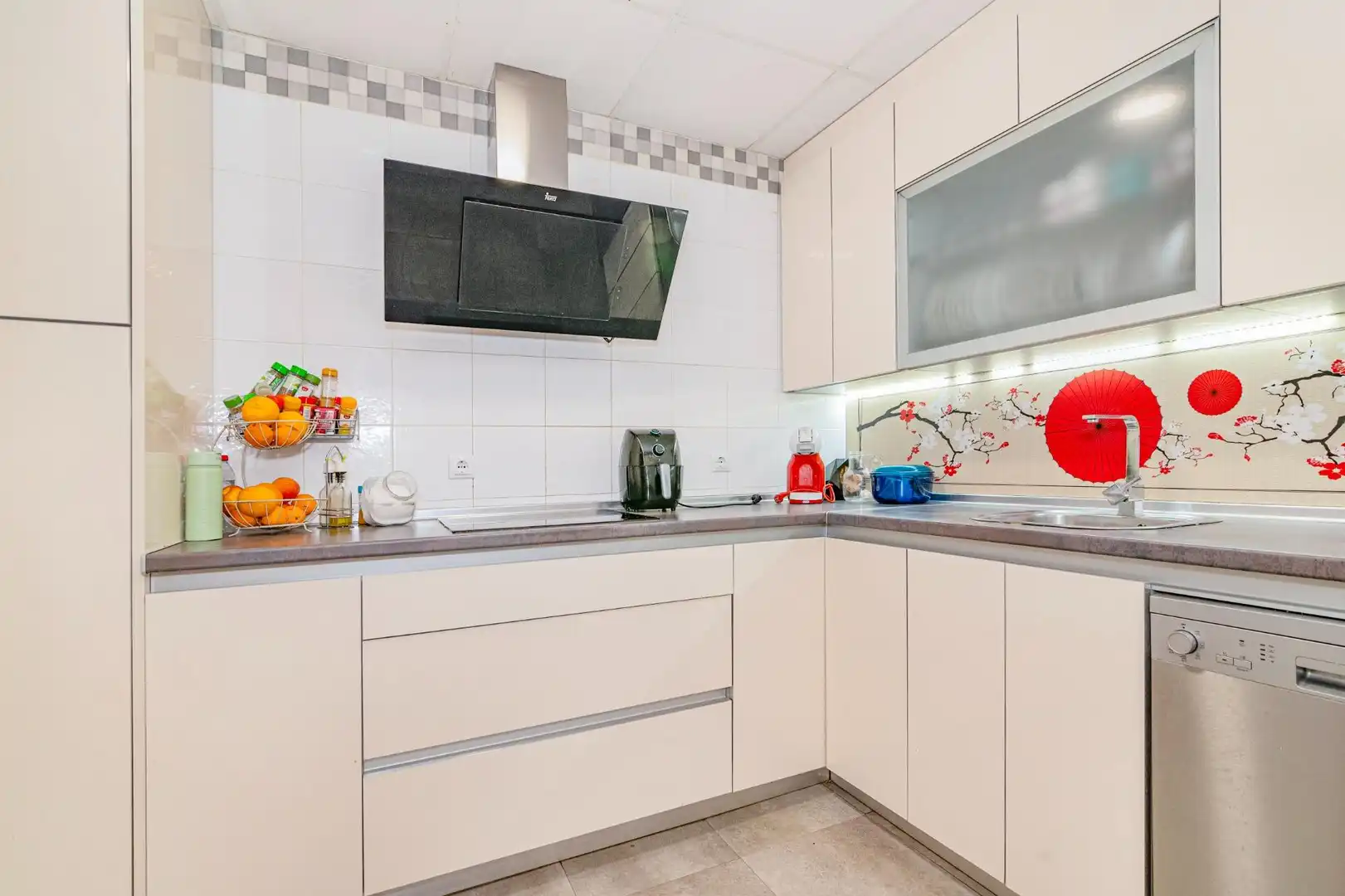 Küche von Wohnung zum Verkauf in Pulianas mit Klimaanlage, Terrasse und Abstellraum