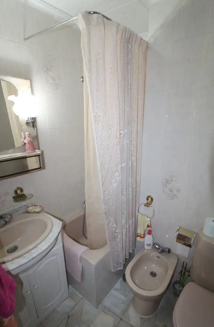 Baño de Casa adosada en venta en Aldea del Rey con Aire acondicionado, Calefacción y Terraza