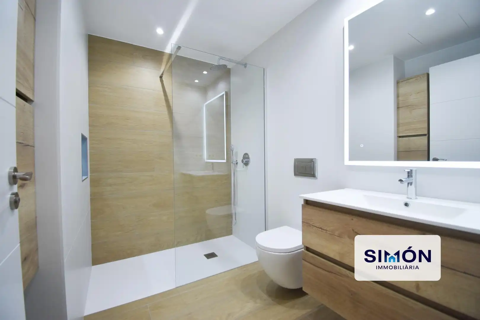 Badezimmer von Wohnung zum Verkauf in Berga mit Heizung