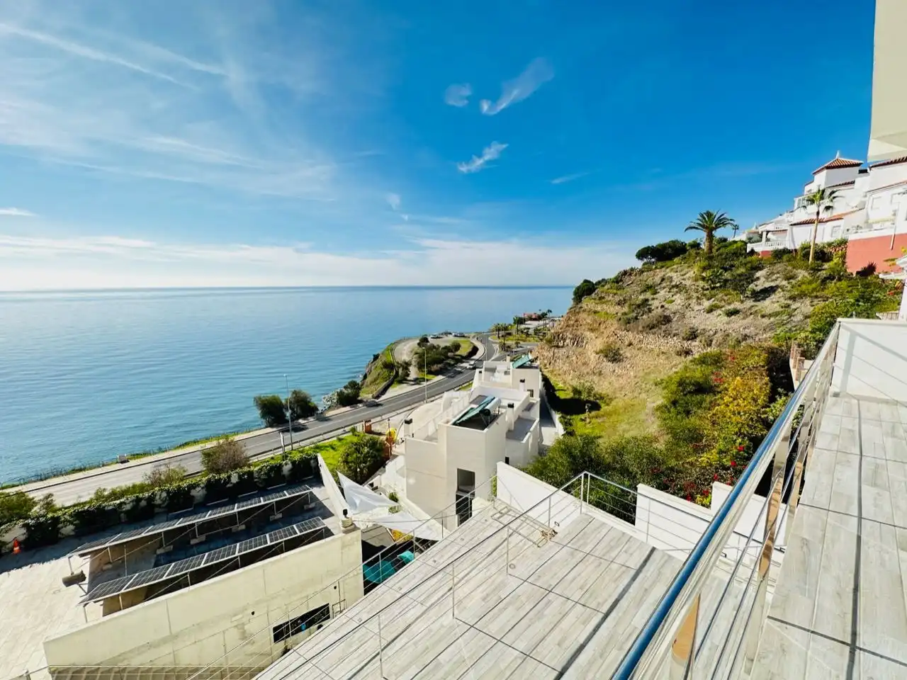 Vista exterior de Casa o xalet en venda en Nerja amb Aire condicionat, Jardí privat i Traster