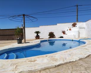Piscina de Casa o xalet en venda en Chiclana de la Frontera amb Aire condicionat, Calefacció i Jardí privat