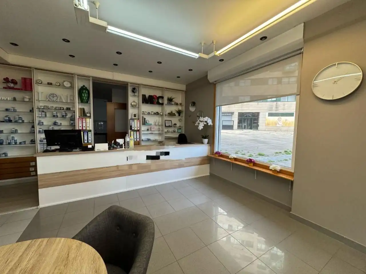 Commercial properties for sale in Tomas Alonso, 185, Coia