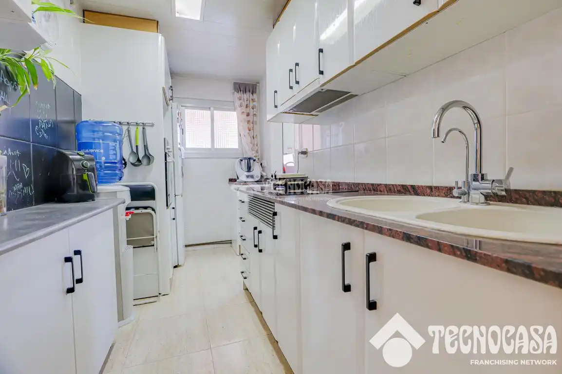 Kitchen of Flat for sale in Terrassa  with Heating and Balcony