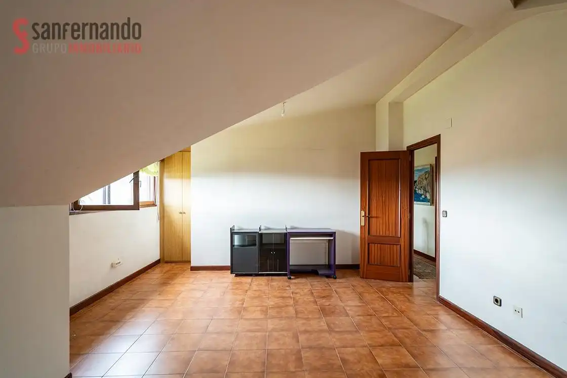 Sala de estar de Casa o chalet en venta en Torrelavega  con Calefacción, Jardín privado y Terraza