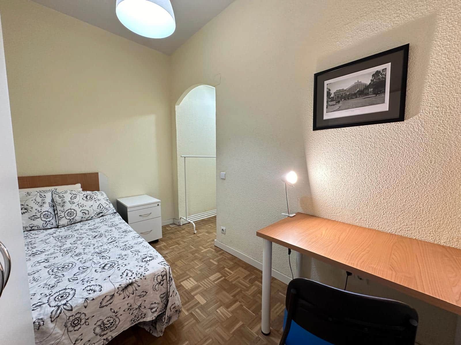 Dormitori de Pis de lloguer en  Madrid Capital amb Moblat