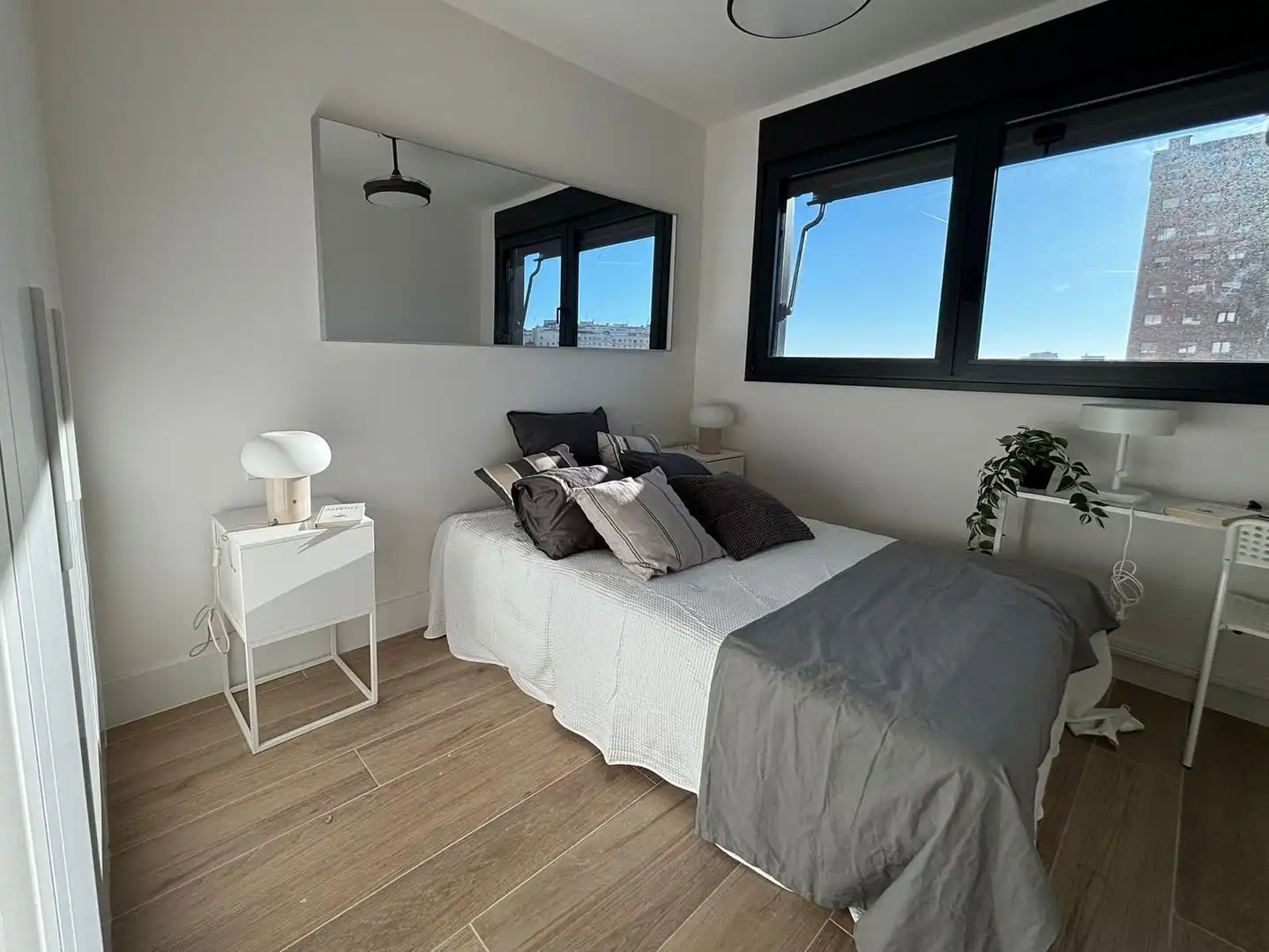 Bedroom of Flat for rent in Madrid  with Air Conditioner, Heating and Swimming Pool