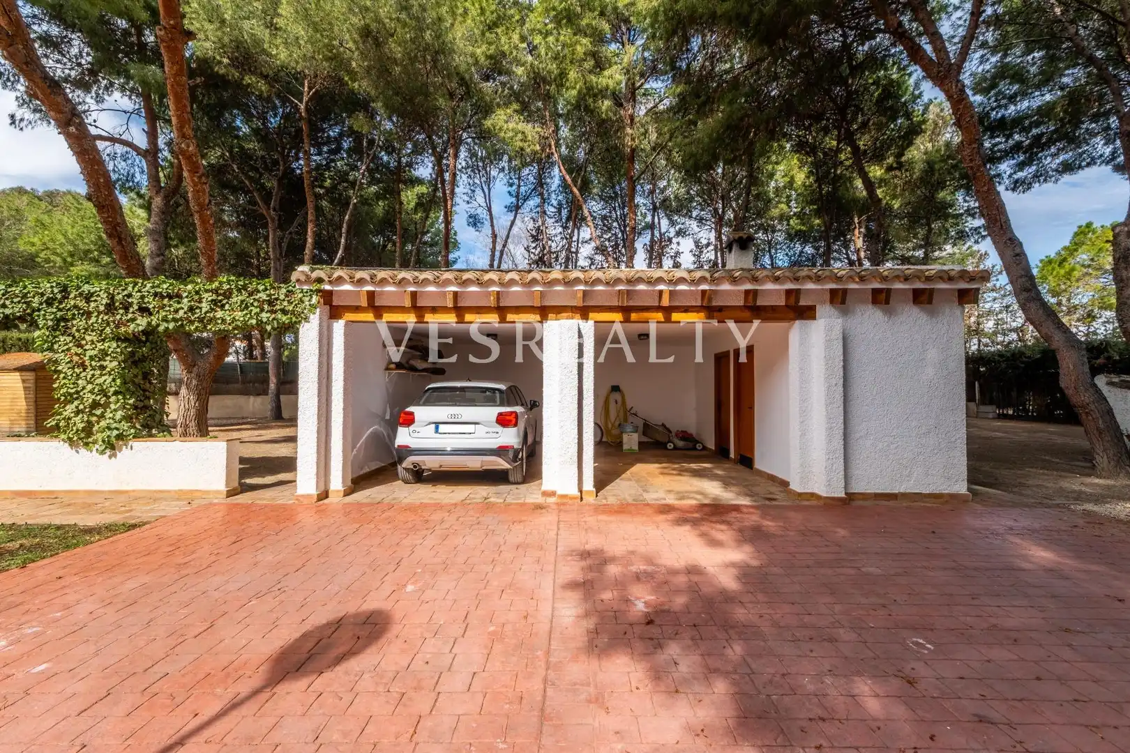 Vista exterior de Casa o xalet en venda en Alicante / Alacant amb Calefacció, Jardí privat i Terrassa