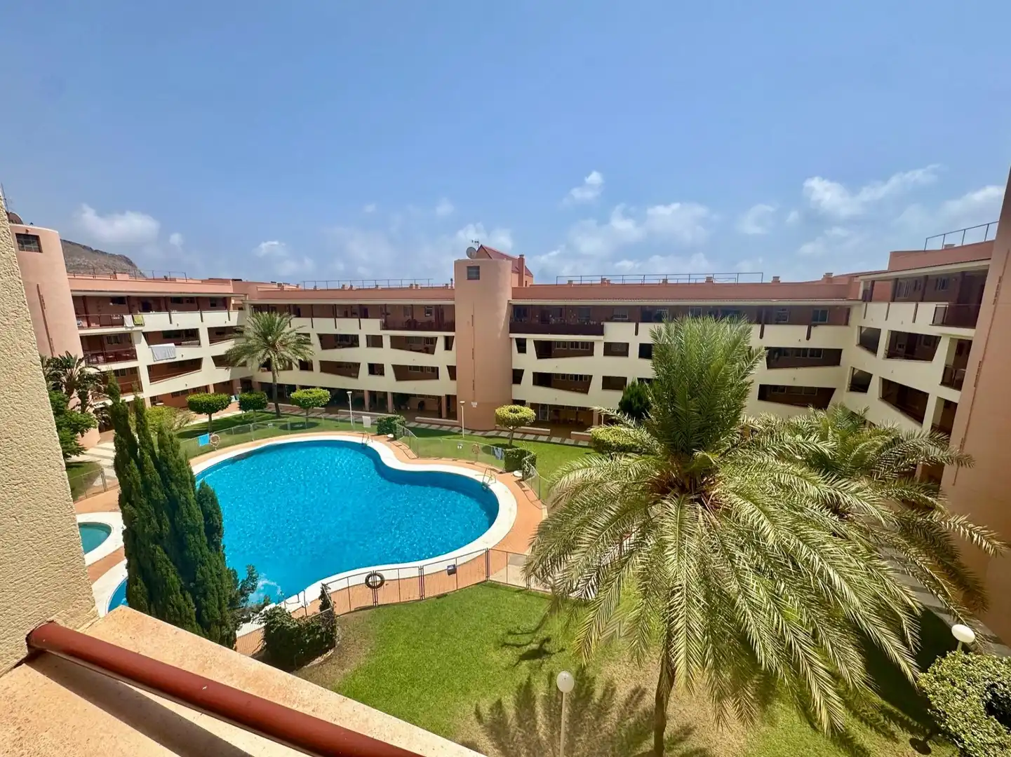 Piscina de Piso en venta en Roquetas de Mar con Jardín privado, Terraza y Piscina comunitaria