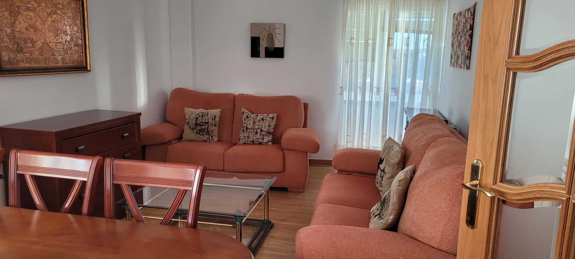 Living room of Flat to rent in Cuenca Capital  with Heating, Parquet flooring and Furnished