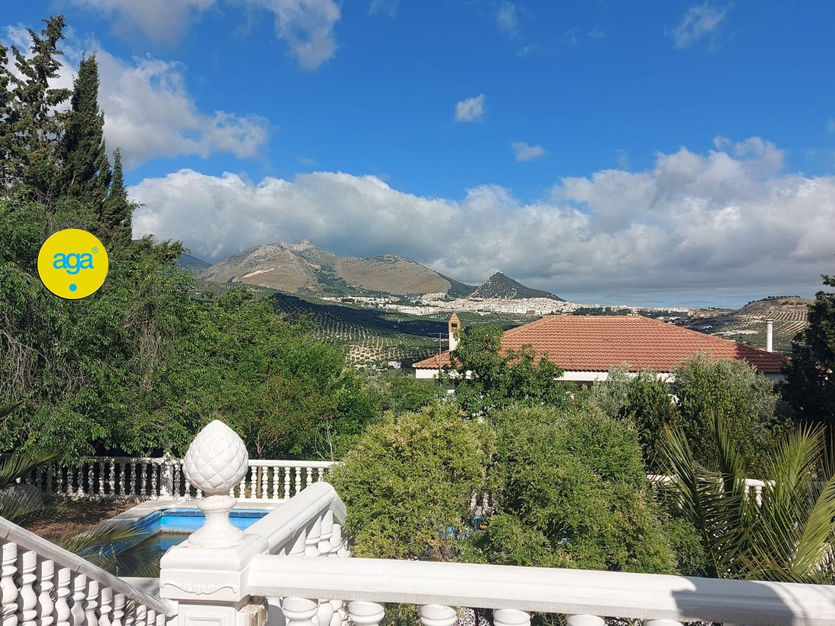 Vista exterior de Casa o xalet en venda en  Jaén Capital amb Aire condicionat, Calefacció i Jardí privat