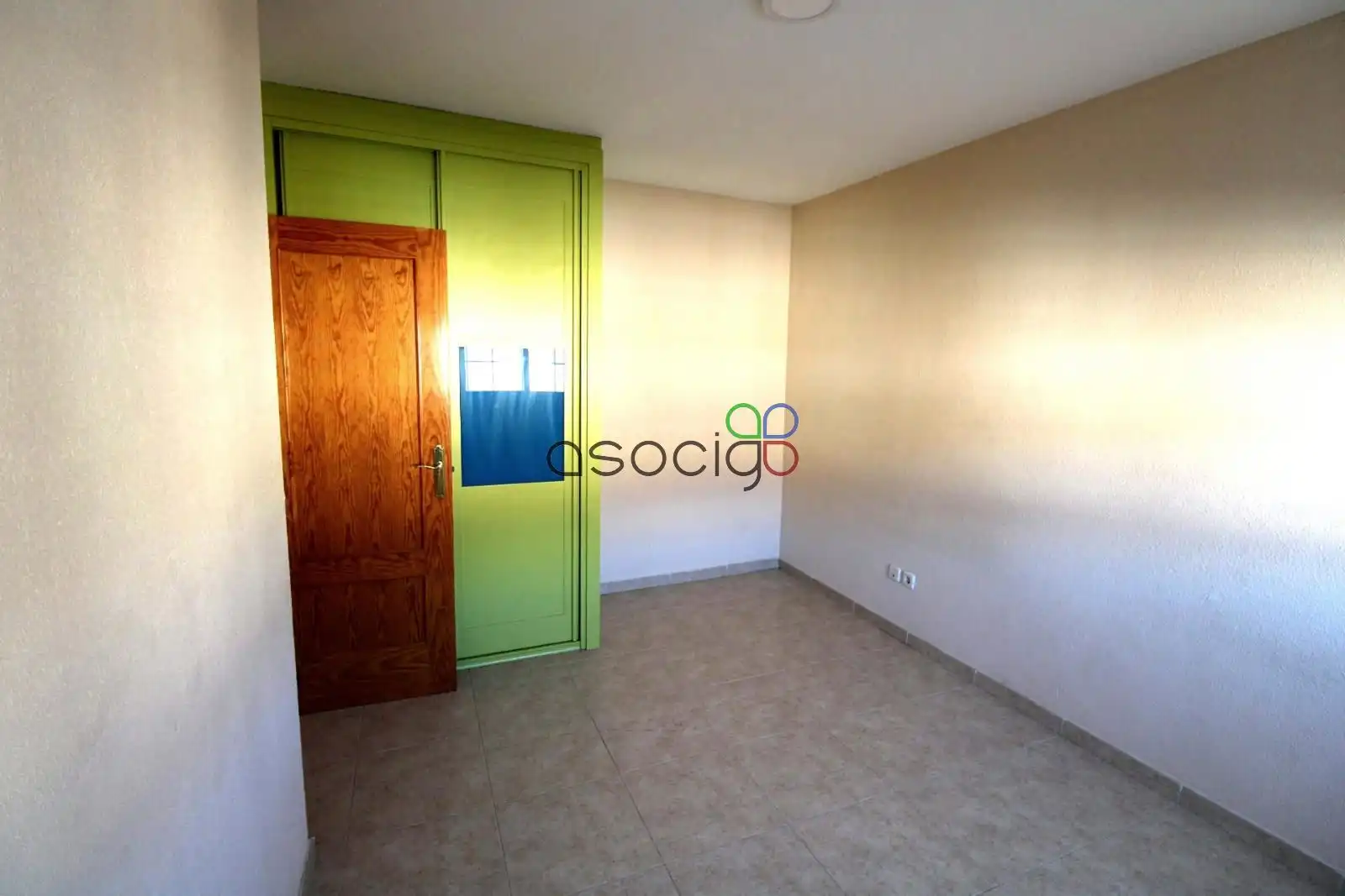 Habitación de Casa adosada en venta en Azuqueca de Henares con Calefacción