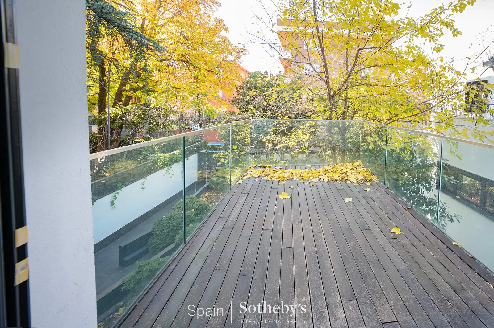 Terrassa de Casa o xalet en venda en Madrid amb Aire condicionat, Calefacció i Jardí privat