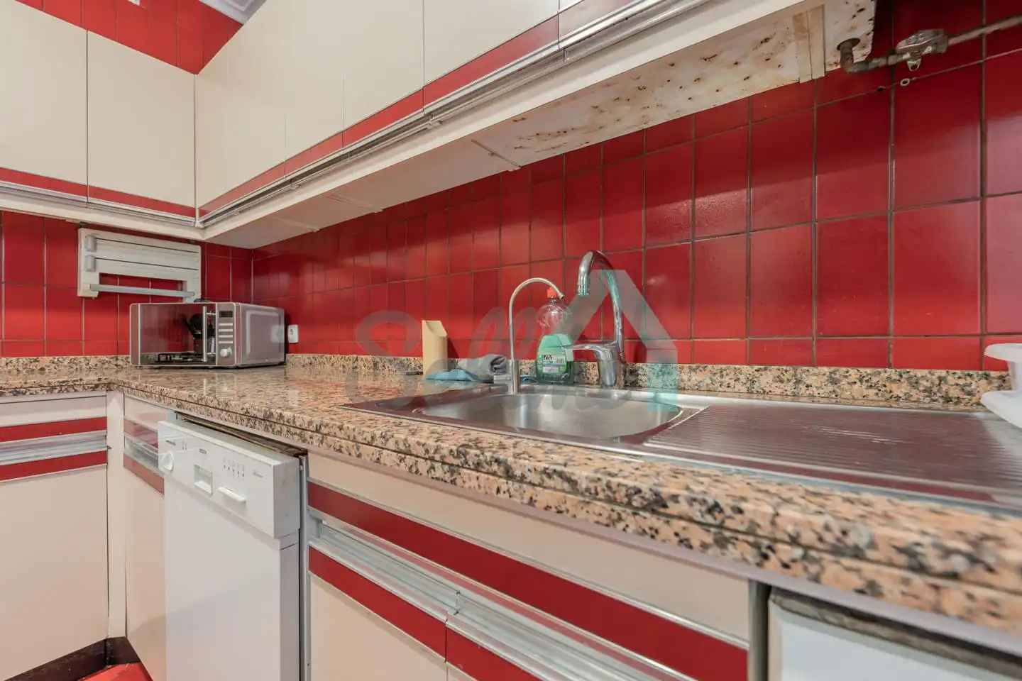 Kitchen of Flat for share in Oviedo   with Heating, Parquet flooring and Furnished