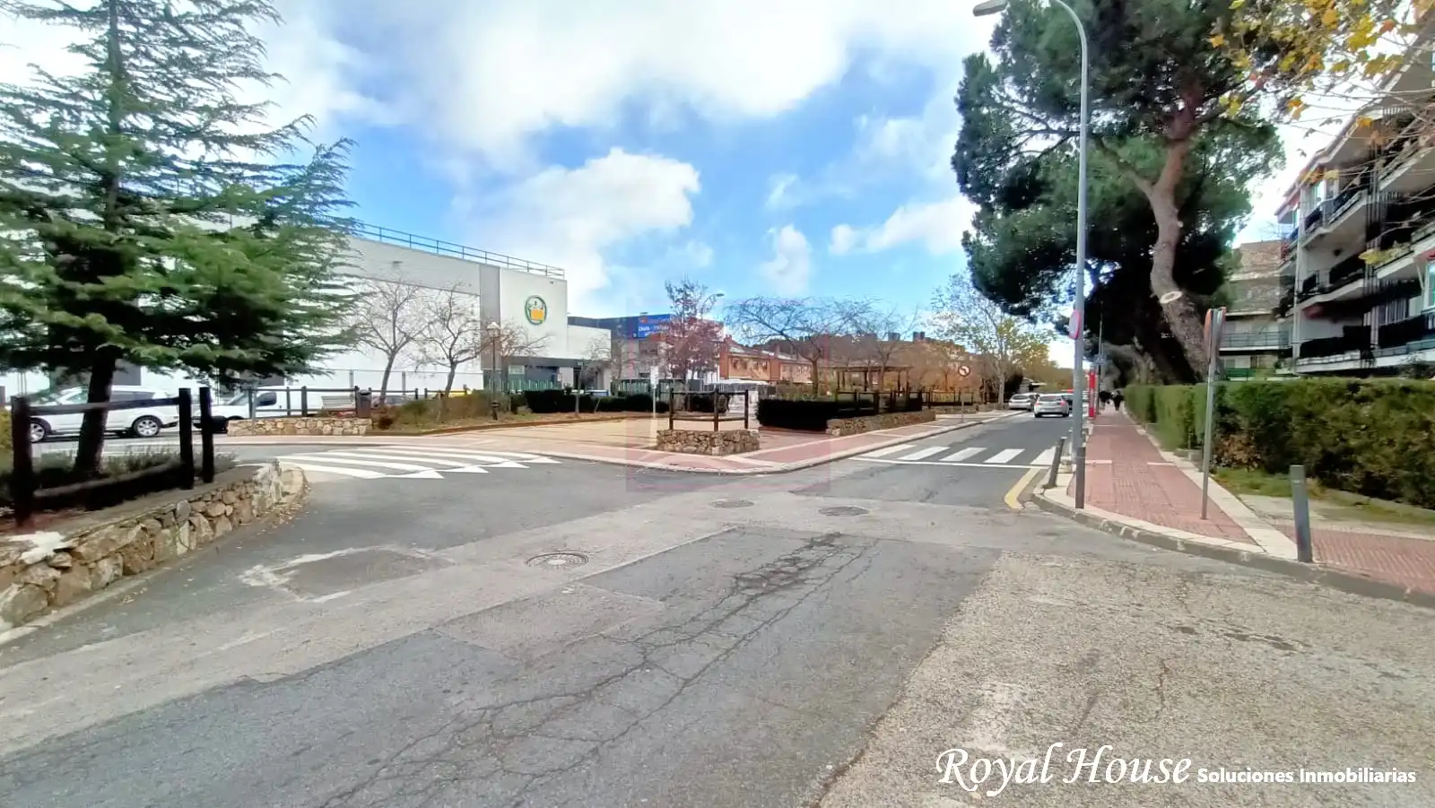 Vista exterior de Pis en venda en Collado Villalba amb Calefacció, Terrassa i Traster
