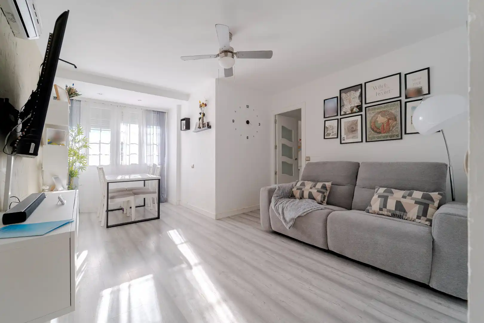 Wohnzimmer von Wohnung zum Verkauf in Sur - PAU 4