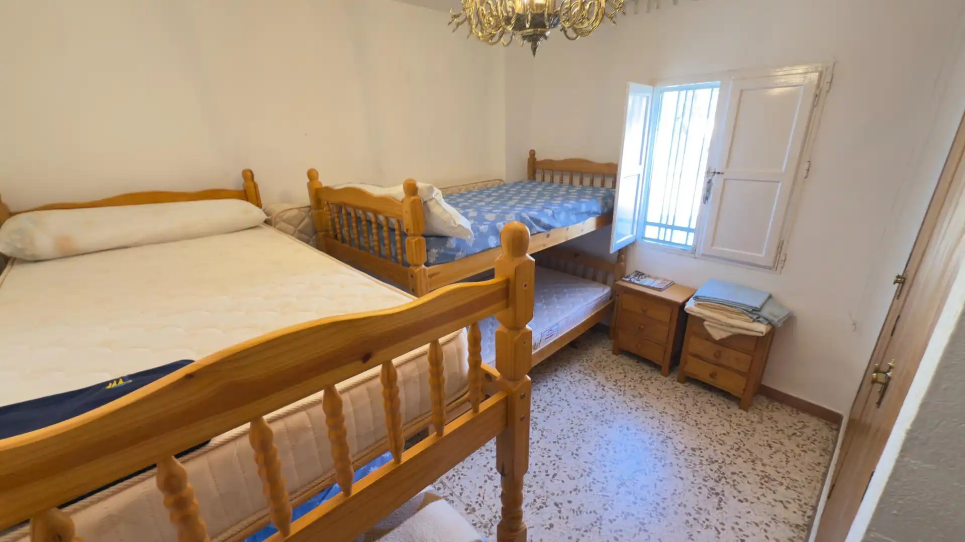 Dormitori de Finca rústica en venda en Gibraleón amb Aire condicionat, Jardí privat i Terrassa