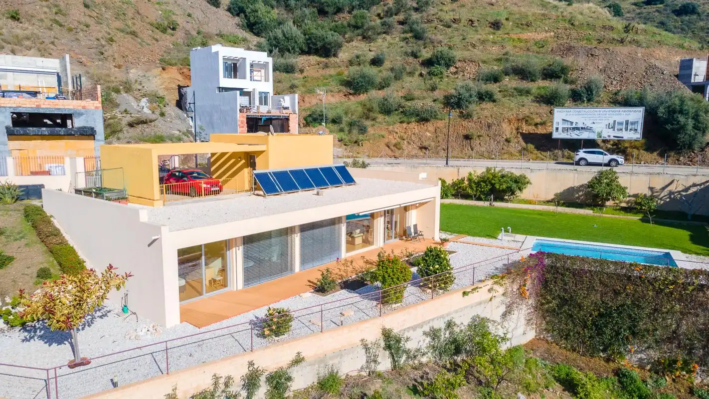 Vista exterior de Casa o chalet en venta en Torrox con Calefacción, Jardín privado y Terraza