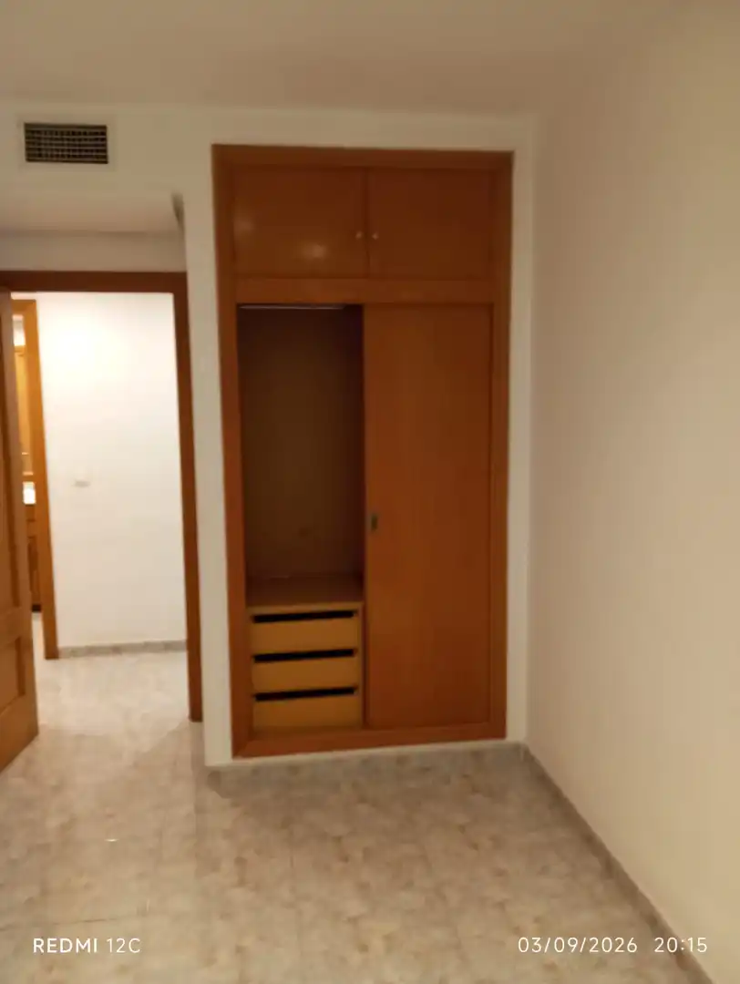 Dormitori de Pis de lloguer en Murcia amb Aire condicionat, Terrassa i Balcó