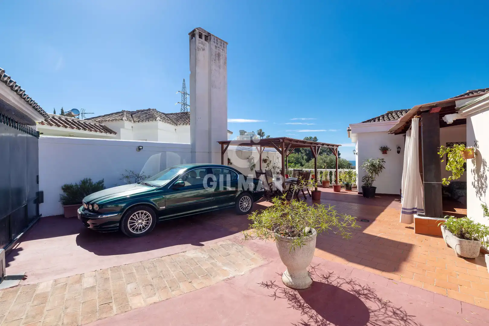Vista exterior de Casa adosada en venta en Marbella