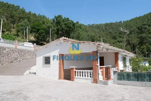 Exterior view of Houses for sale in Massanes