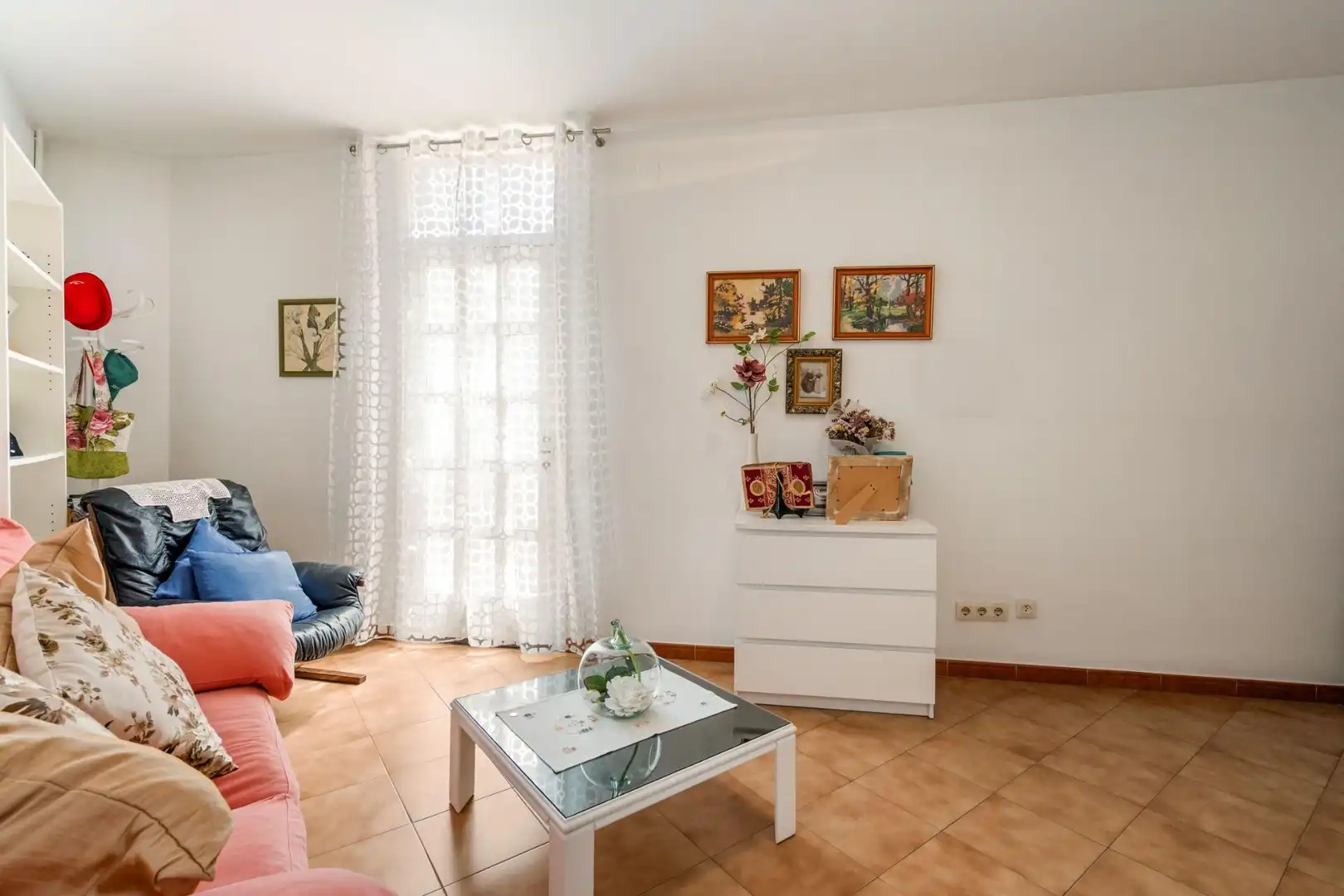 Sala de estar de Casa adosada en venta en Mollet del Vallès con Aire acondicionado, Calefacción y Jardín privado