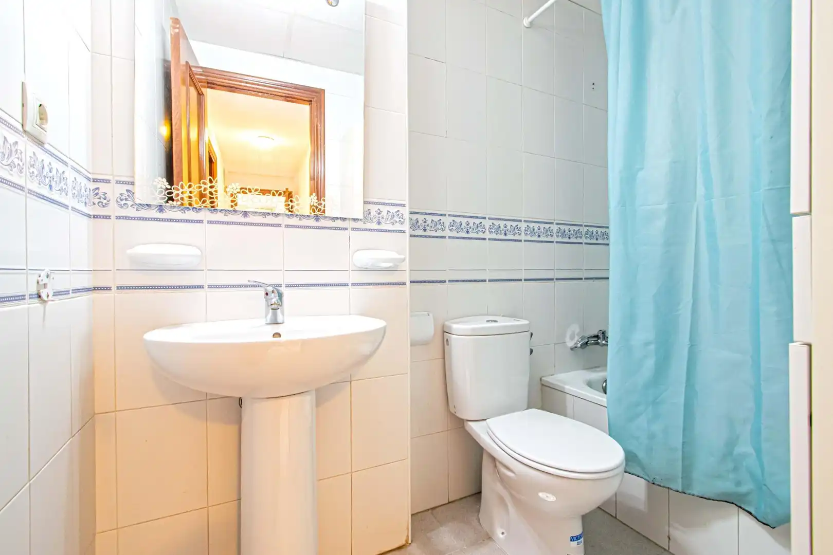 Bathroom of Flat for sale in Sevilla  with Air Conditioner, Storage room and Balcony