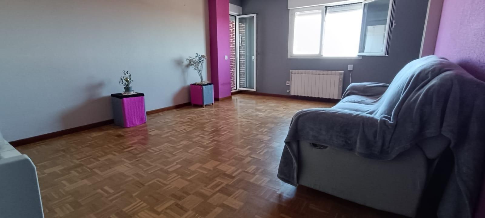 Sala d'estar de Pis en venda en Zamora Capital  amb Calefacció i Parquet