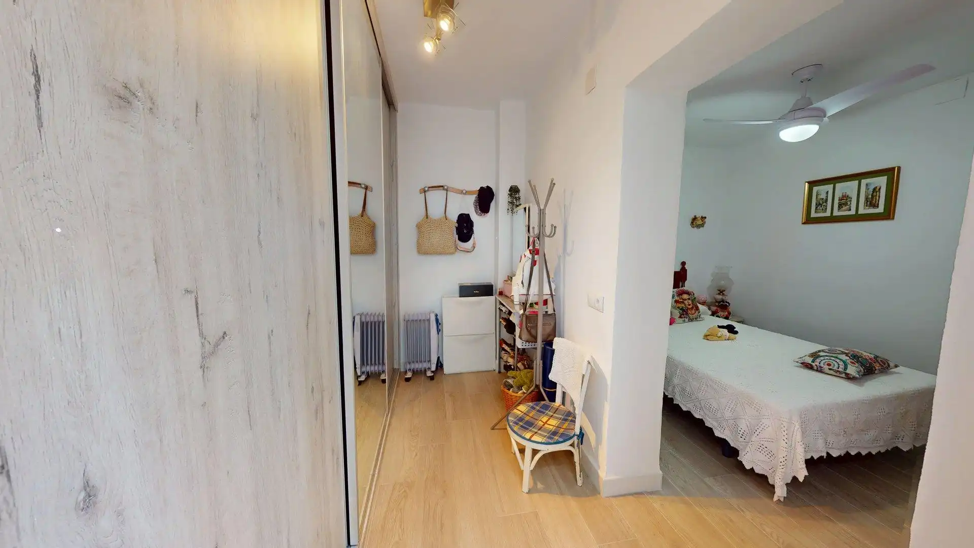 Habitación de Casa adosada en venta en Benalmádena con Calefacción, Jardín privado y Terraza