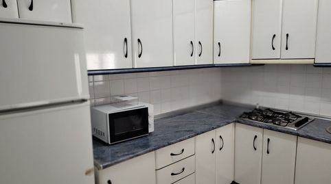 Foto 3 de Piso de alquiler en Peñamefecit - Avda Barcelona, Jaén Capital