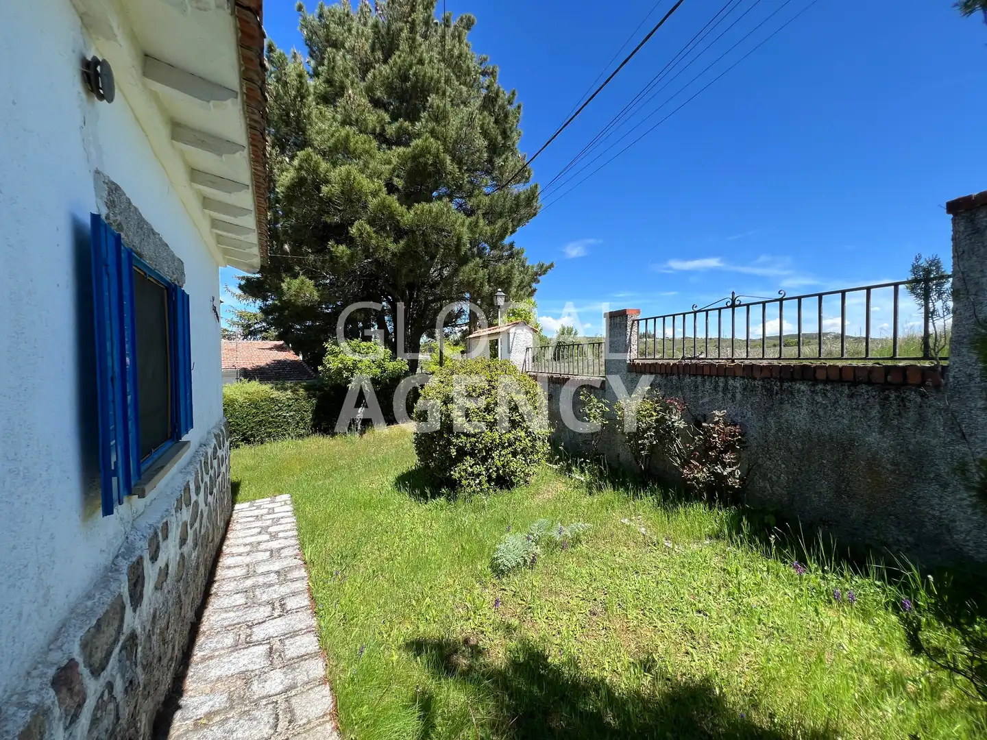 Haus oder Chalet zum Verkauf in Herradón de Pinares mit Heizung, Privatgarten und Terrasse