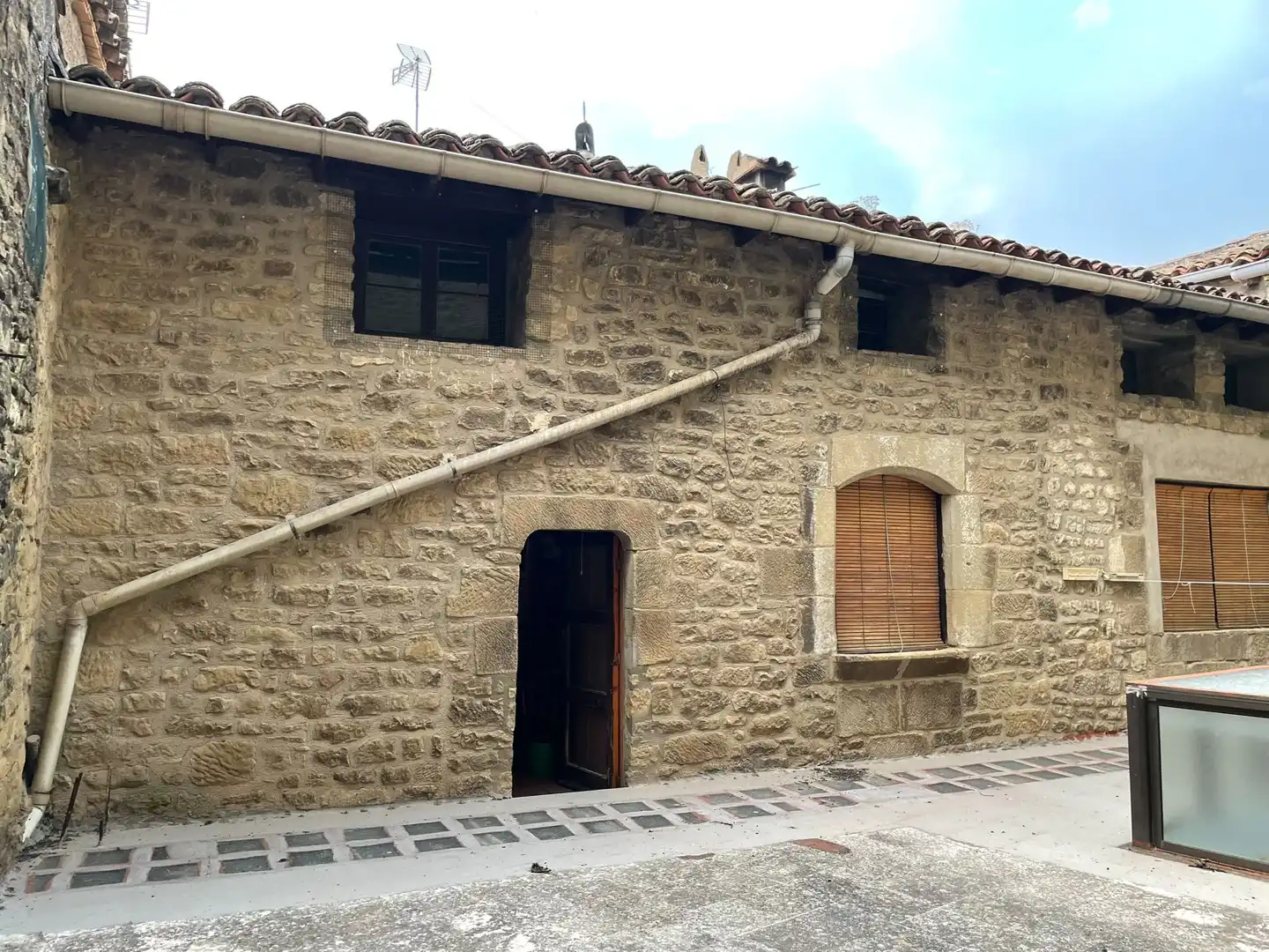 Vista exterior de Casa adosada en venta en Uncastillo con Terraza, Trastero y Amueblado