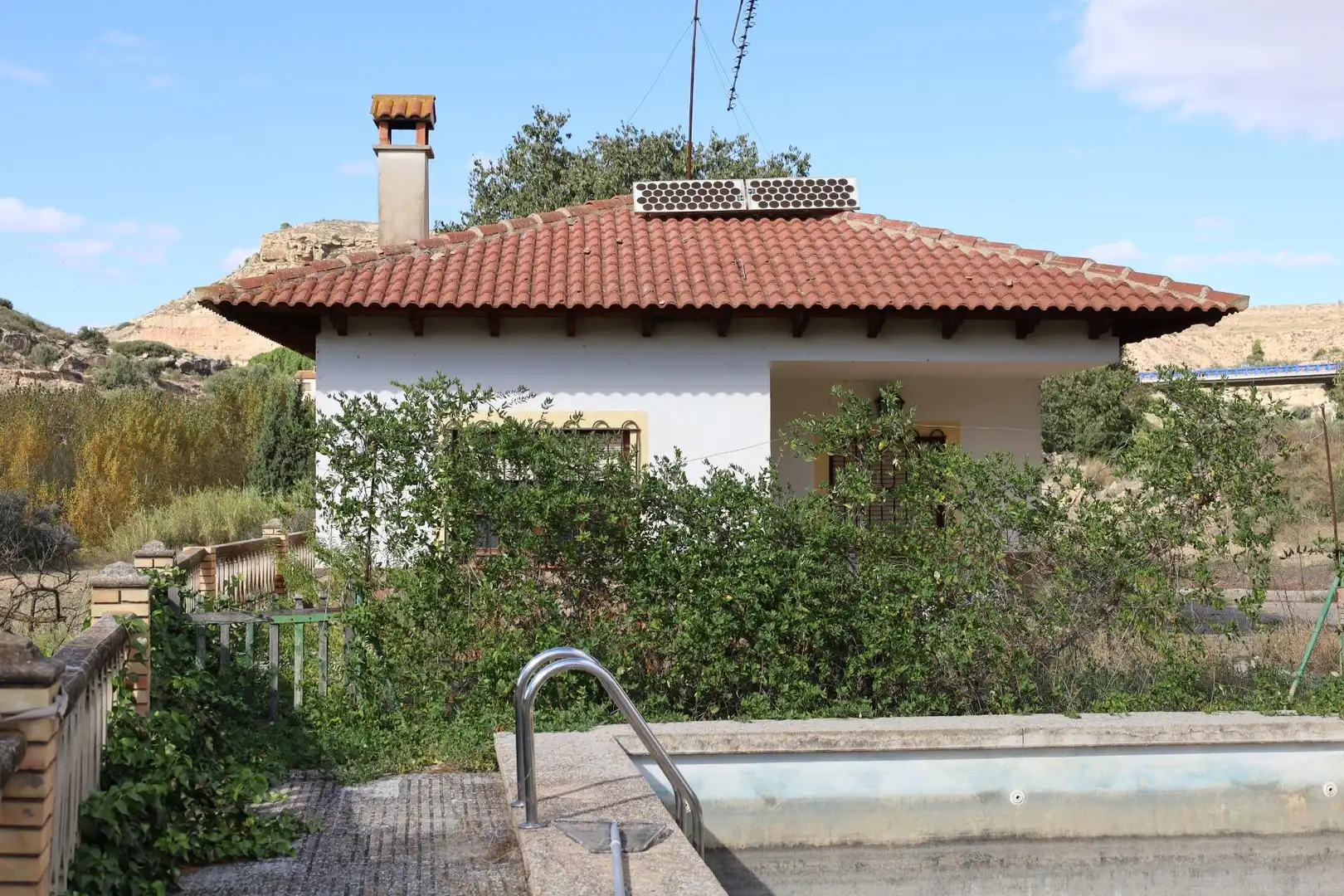 Vista exterior de Casa o chalet en venta en Alcañiz con Jardín privado y Piscina