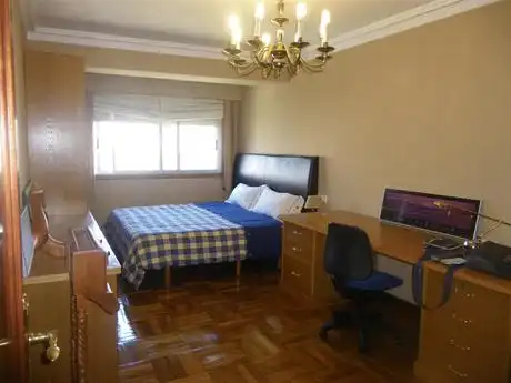 Habitación de Piso de alquiler en Vigo  con Calefacción, Parquet y Amueblado
